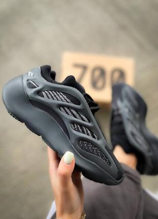 Кросівки adidas yeezy boost  700 v3