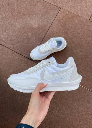 Женские кроссовки nike ld waffle sacai white