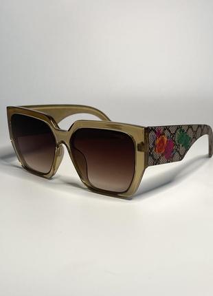 Солнцезащитные женские очки gucci светло коричневые1 фото