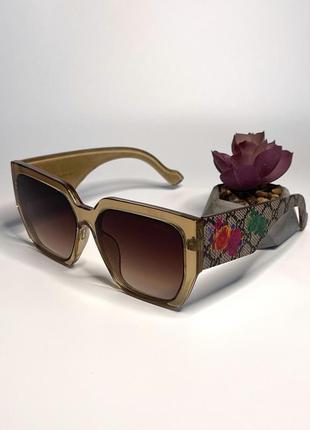 Солнцезащитные женские очки gucci светло коричневые5 фото