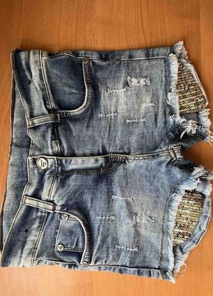 Джинсовые шорты