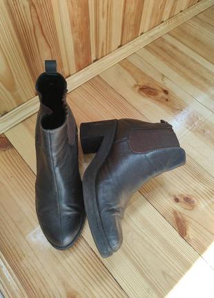Шкіряні ботинки