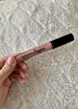 Рідка помада з матуючим ефектом