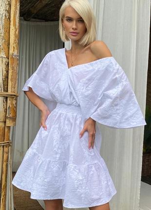 Шикарное платье на выход в белом цвете1 фото