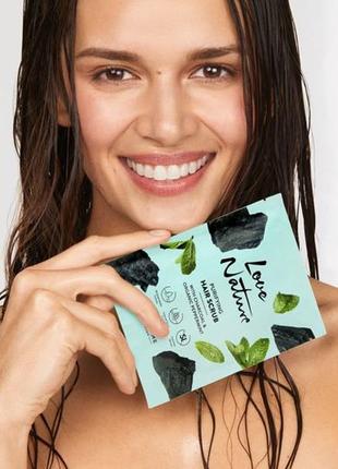 Скраб-шампунь для волос с углём и органической мятой love nature