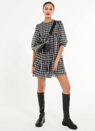Ярусне плаття в клітку з пишними рукавами клітчата сукня вільного крою