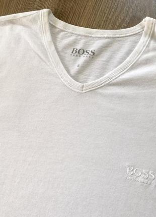 Оригінальна чоловіча футболка бавовняна з v-подібним вирізом hugo boss4 фото
