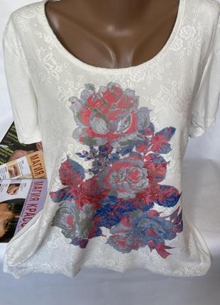 Красивая футболка к кружевом