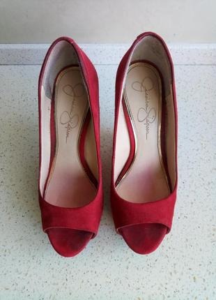 Червоні туфлі jessica simpson5 фото