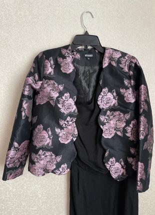 Чорний жакет з квітами атлас