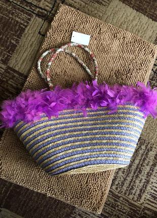 Нова солом'яна сумка з пір'ям