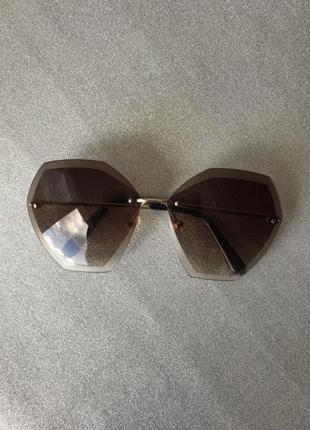 Коричневые очки