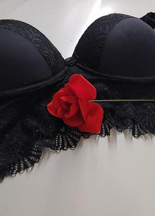 Бюстгальтер шикарний кружевний на паролоні 52