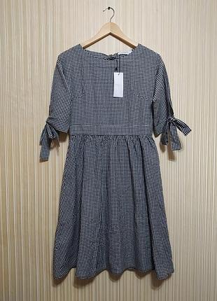 Картата сукня з вирізом на спині і бантом, сукня в клітинку