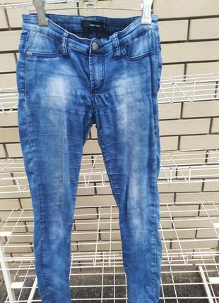 Джинсы женские тонкие, размер 36/38.