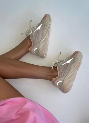 Кроссовки женские adidas yeezy boost 700 v2 "pink  cream "7 фото