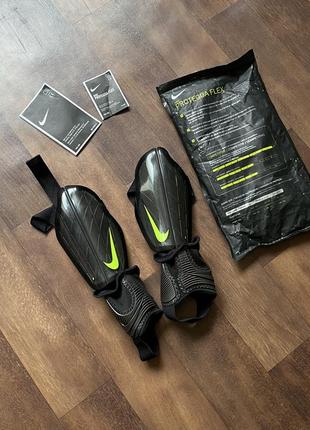 Щитки nike protegga flex sp0314 010 оригінал для футболістів на захист на ноги