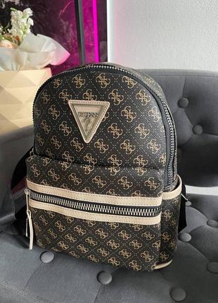 Рюкзак в стилі guess