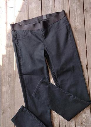 Джинси , джегинси 
насичений чорний колір, розмір 12