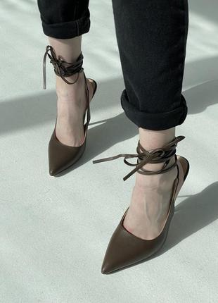 Коричневі нові туфлі човники zara