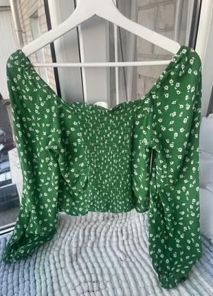 Блуза зелёная h&m 0821148-1 из креповой ткани цветочный принт xs/364 фото