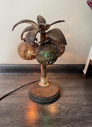 Нічник пальма