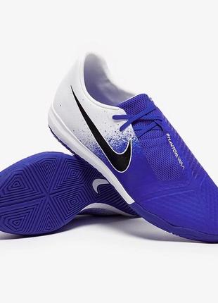 Футзалки nike phantom vnm academy ic - white/black/blue racer ao0570-1041 фото