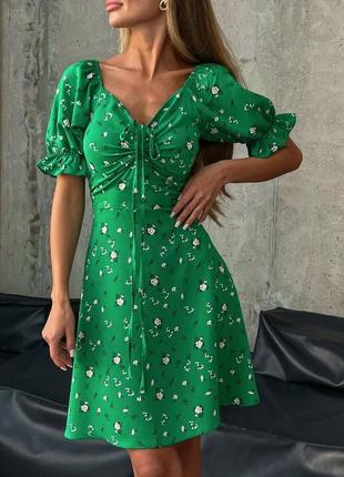 Женское зелёное летнее короткое платье в цветочный принт с треугольным вырезом с коротким свободным рукавом с м л 44 46 48 s m l