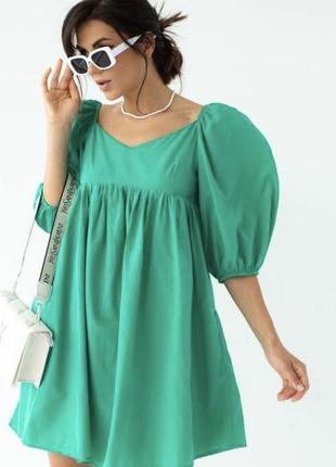 Шикарное зелёное платье прямого кроя