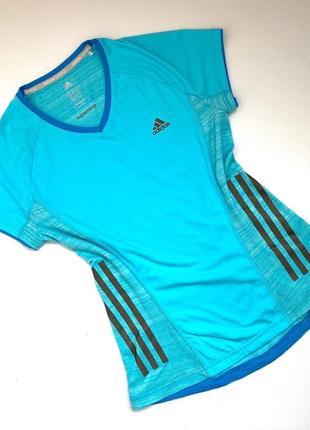 Футболка спортивна від бренду adidas! голубий колір спортивна футболка від адідас блакитного кольору