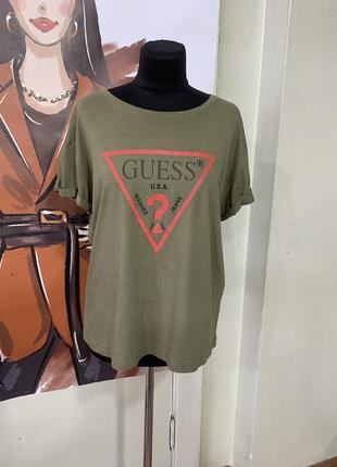Оригинальная оливковая футболка оверсайз guess6 фото