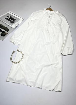 Стильна біла сукня плаття сорочка  в стилі бохо з об'ємними рукавами від бренду boohoo італія4 фото