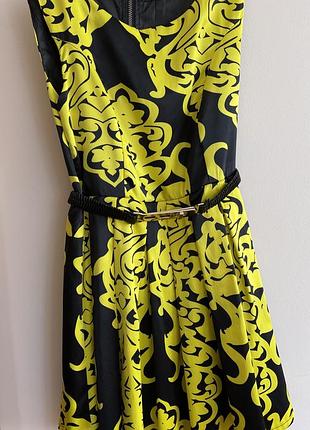 Красива коротенька сукня