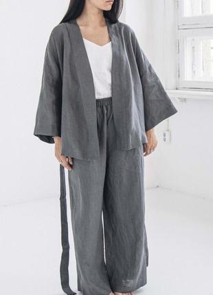 Серый костюм оверсайз в стиле кимоно из натурального льна