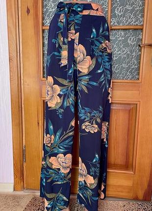 Брючки/кюлоти в квітковий принт сині кюлоти штани кюлоти
