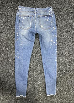 Джинсы mango футболка guess4 фото