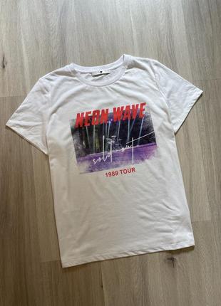 Футболка майка топ в принт з малюнком ліпленням оверсайз neon wave / топік тишко з прийняте малюнком написом вільний крій