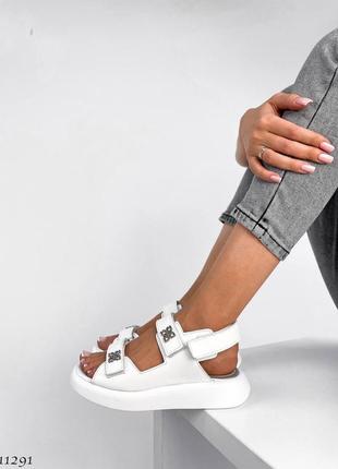 Босоніжки, сандалі натуральна шкіра на липучках з квадратним носком2 фото