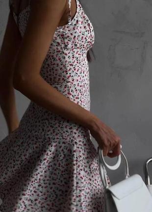 Легка сукня на бретелях2 фото