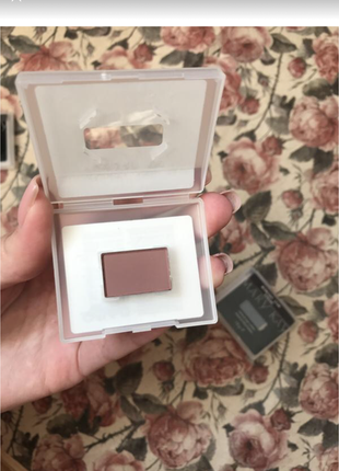 Тени для век benefit shelle mini