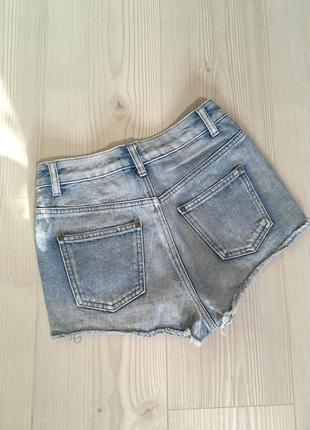 Трендовые джинсовые шорты высокая посадка с дырками половинки4 фото