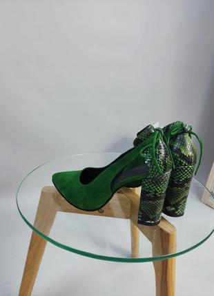 Туфлі з італійської шкіри та замші жіночі зелені рептилія на підборах5 фото