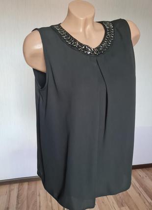 Черная блузка с колье1 фото