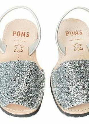 Блискучі менорка з натуральної шкіри. іспанія