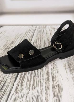 Босоножки женские черные замшевые на плоском каблуке bashili4 фото
