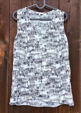 Майка безрукавка жилетка принт домики монохром