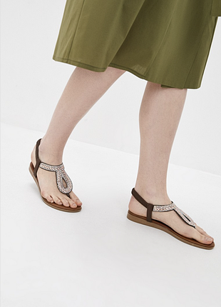 Класні босоніжки за низькою ціною