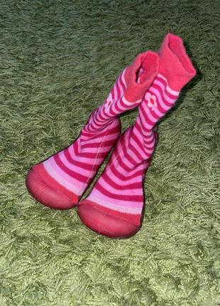 Дитячі шкарпетки з підошвою