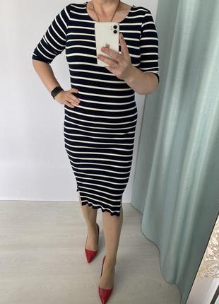 Сукня в смужку