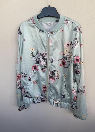 Дуже класна легка вітровка, бомбер